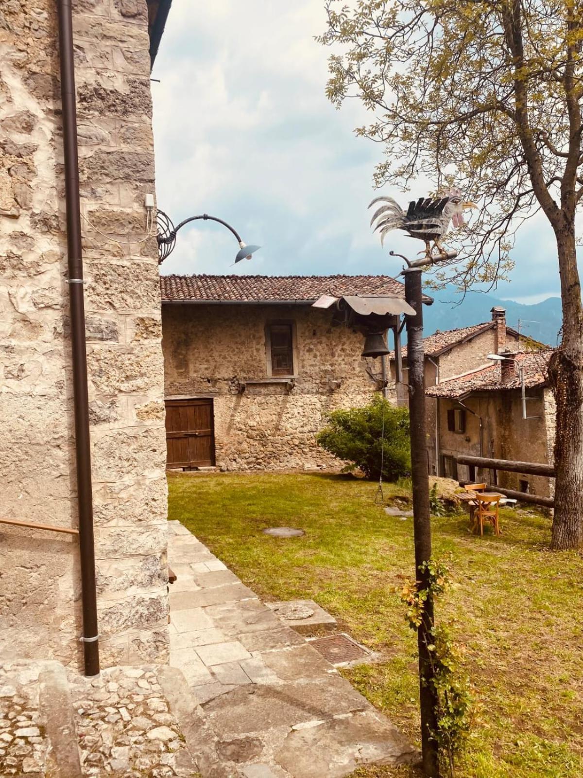 Dossena Dimora Storica Al Lac Conte Tomaselli Villa Madonna della Costa Exteriör bild